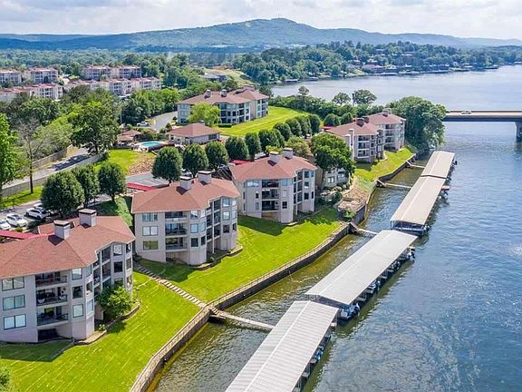2nd image of 101 Long Island Dr