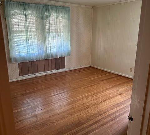 5th image of 4719 Crawford Ave