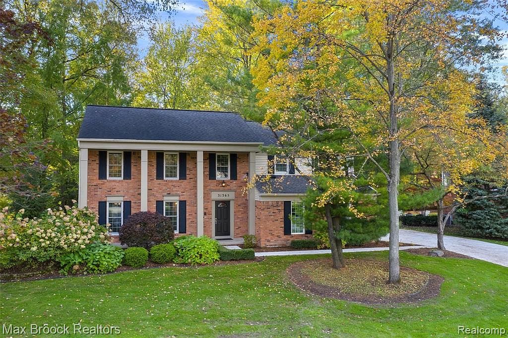 31365 Coachlight Ln, Bingham Farms, MI 48025 Zillow