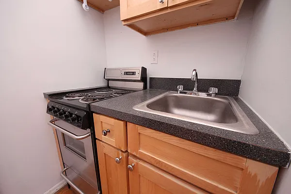 Rented by Waverly Realty Associates | media 29