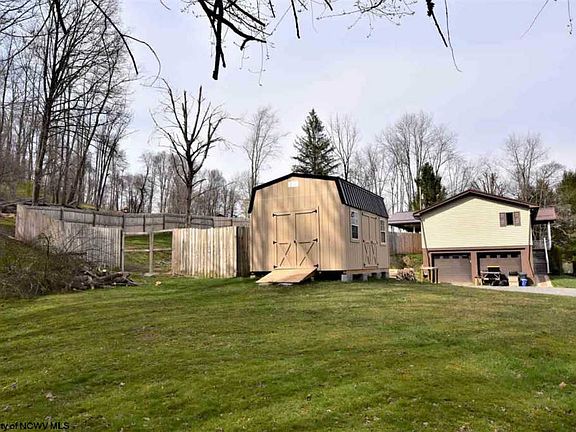 4th image of 42 Deer Haven Dr