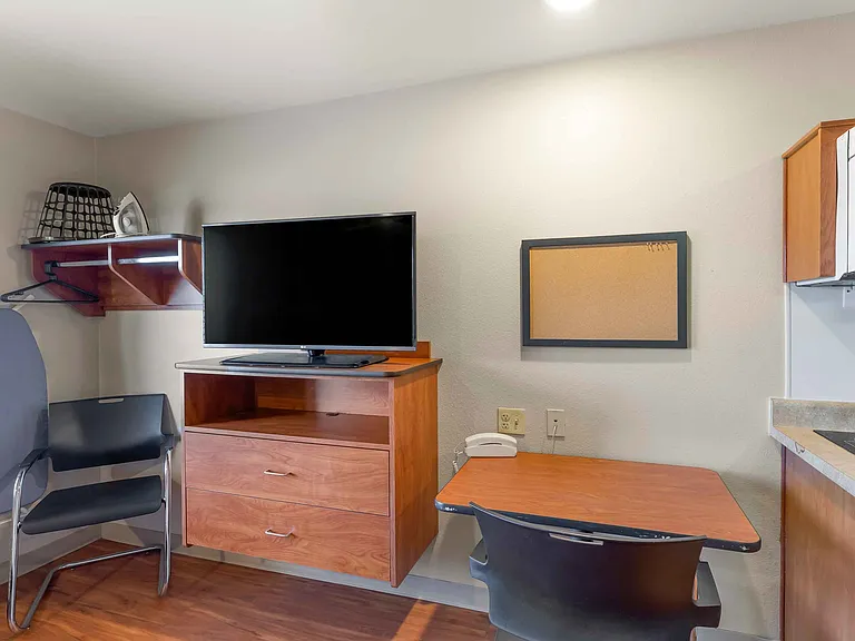 Studio Suite - 1 Queen Bed