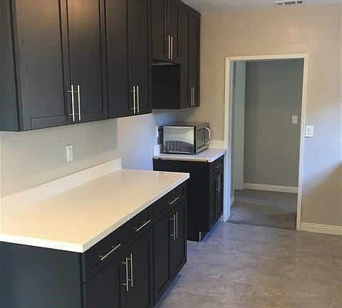 4th image of 6989 Fairfax Dr