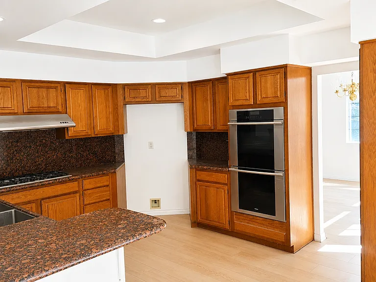 1056 Hooper Dr — Photo 13