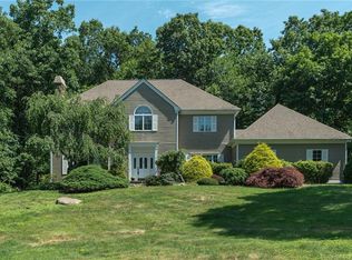 4 Plumtrees Rd, Newtown, CT 06470