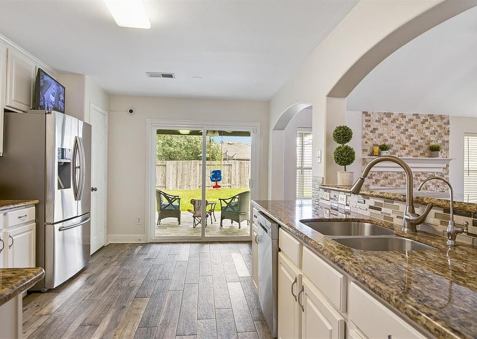 1st image of 17414 Poplar Canyon Ct