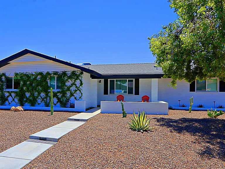 8301 E Meadowbrook Ave — Photo 19