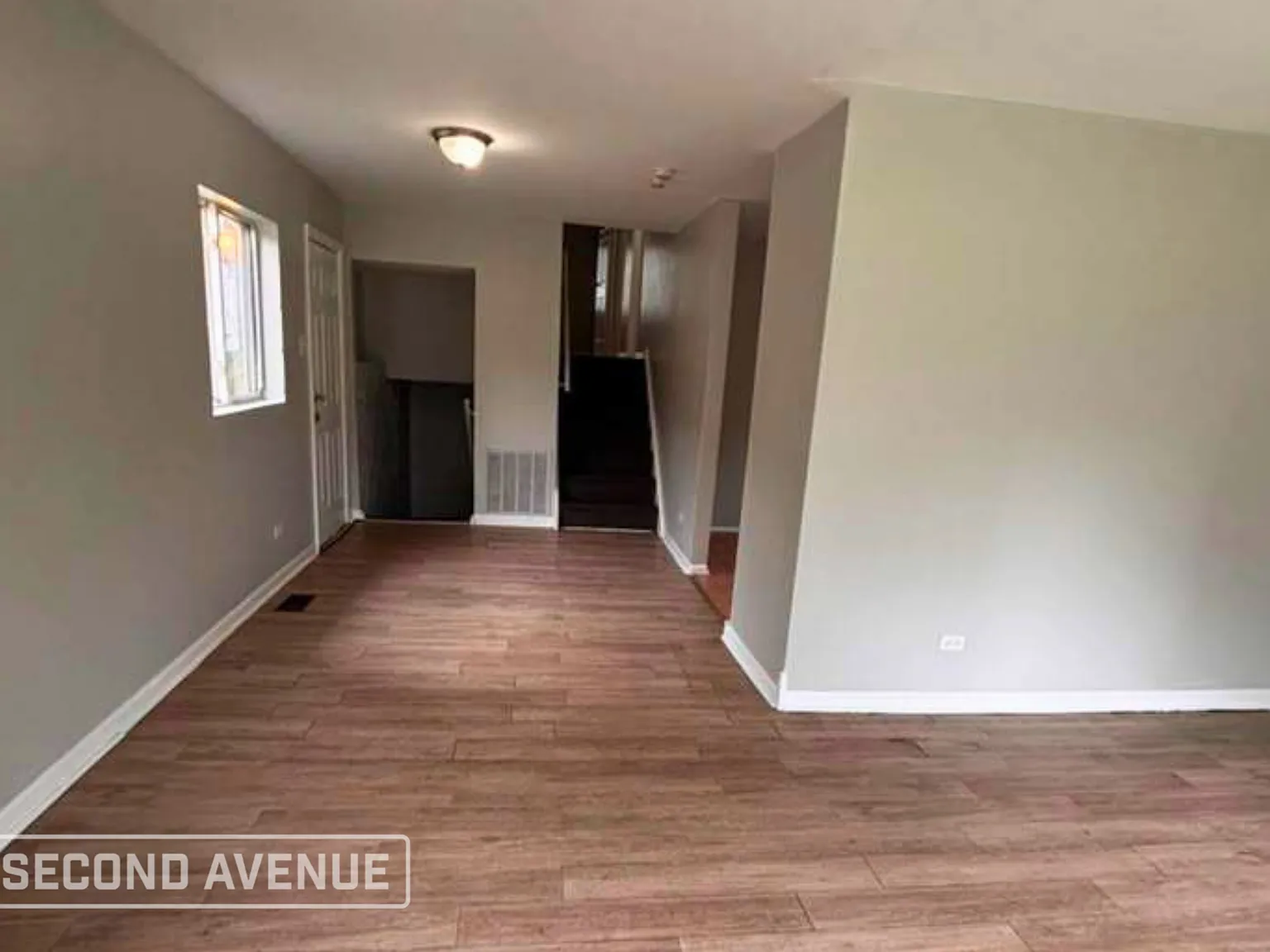 5 bed, 2.0 bath, 1700 sqft, $2,095 — Photo 2