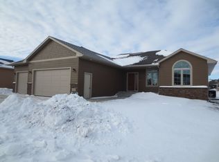 8109 S Copper Ridge Rd, Sioux Falls, SD 57108