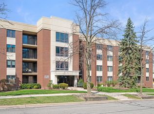212 W Saint Charles Rd APT 102, Lombard, IL 60148