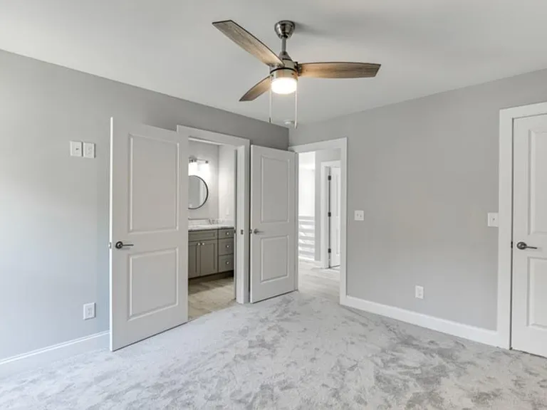 1641 E Broad St — Photo 29