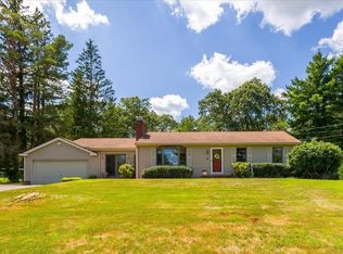 6 Hillside Dr, Sturbridge, MA 01566