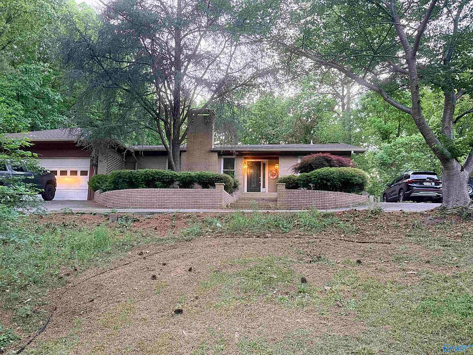 1st image of 121 Bridlewood Dr