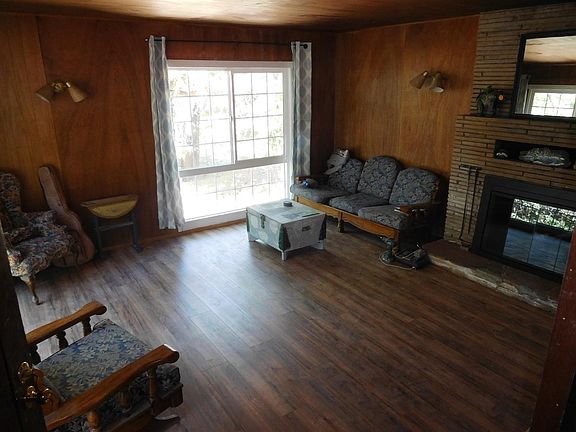 5th image of 720 Dahlia Dr