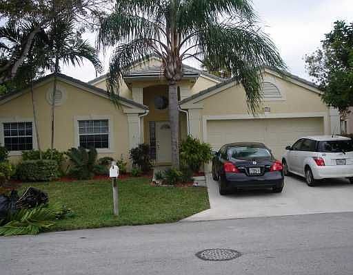1st image of 639 NW 47th Ter