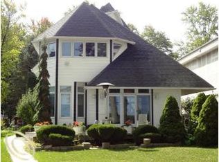 8773 Grove, Pinckney, MI 48169