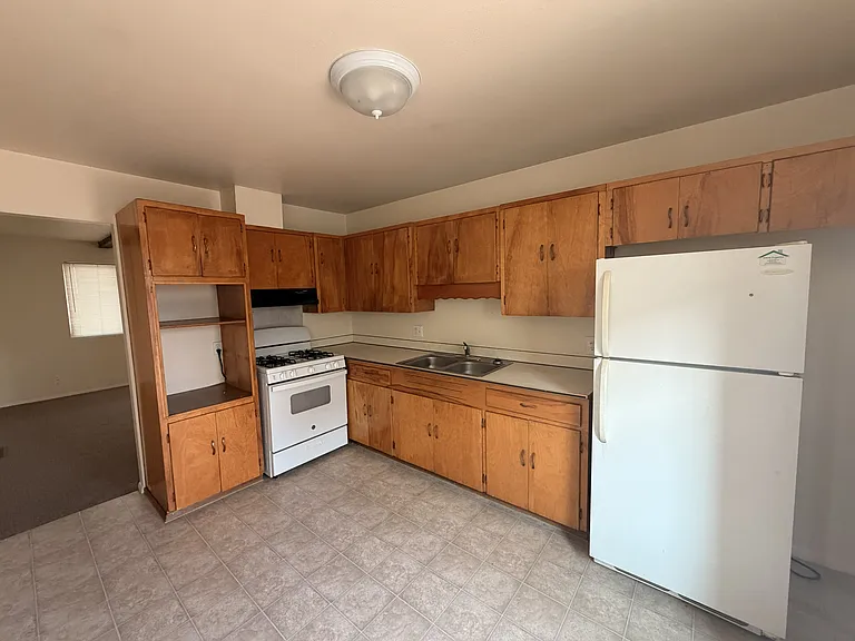 2627 Dakota St NE #3 — Photo 4