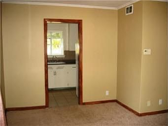5th image of 304 E Sweeney Blvd