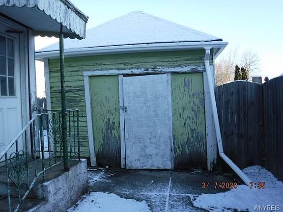 5th image of 1264 Walden Ave