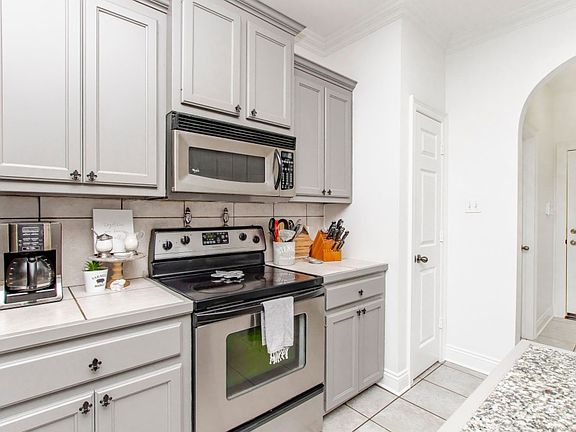 5th image of 40480 Misty Oak Ct
