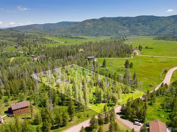 33010 Colt Trl, Oak Creek, CO 80467