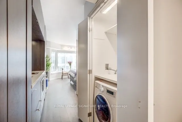 155 Yorkville Ave #1113 — Photo 5