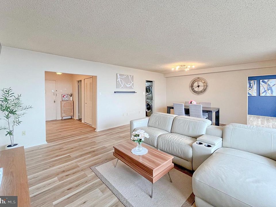 1st image of 3705 S George Mason Dr APT 1811S