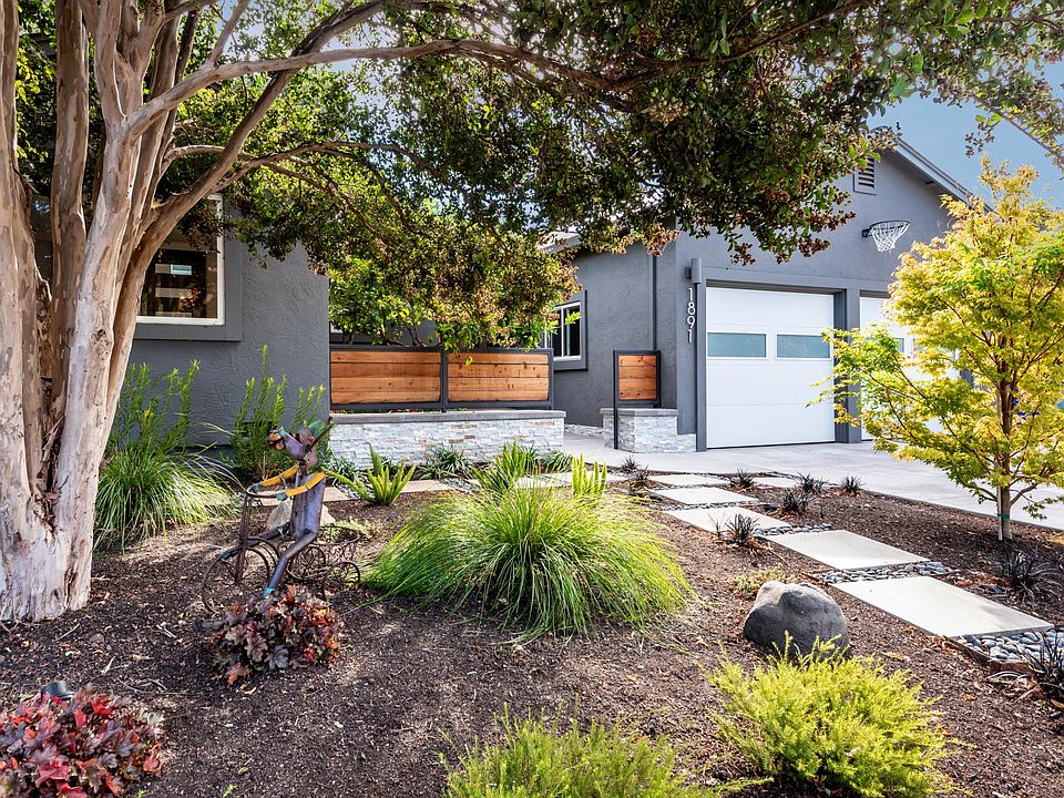 Drought tolerant front yard