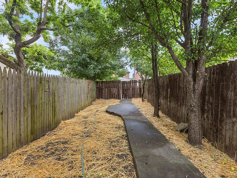 1369 City Park Ave — Photo 18
