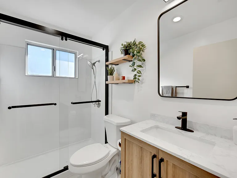 535 N Cerritos Ave — Photo 17