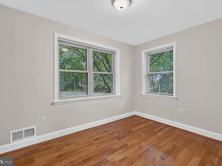 1813 Florin St — Photo 13