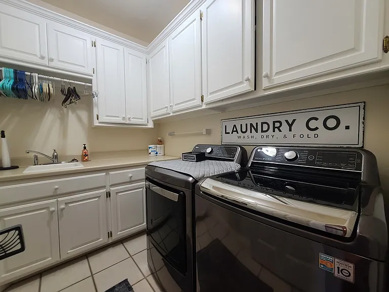 413 Hamptonridge Rd — Photo 48