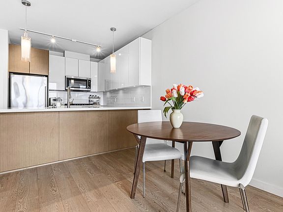 5th image of 271 Francis Way #1012