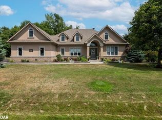34 Heatherwood Dr, Springwater, ON L9X0N4