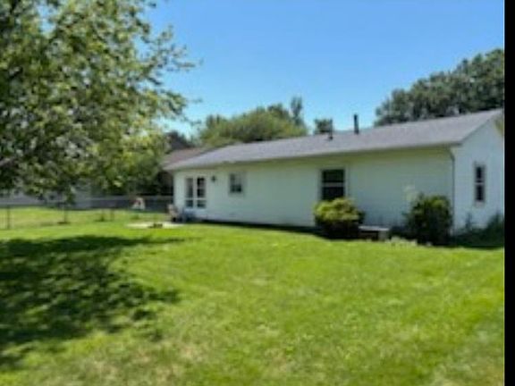 2nd image of 3803 Oxford Dr