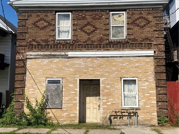 2228 Falls St, Niagara Falls, NY 14303