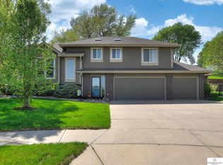 19535 Binney Cir, Elkhorn, NE 68022