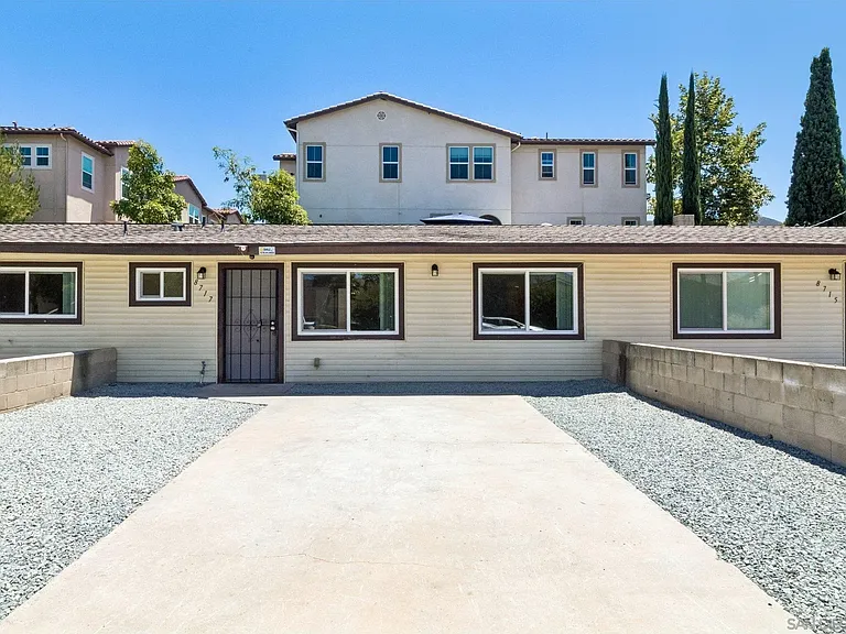 8717 Carribean Way — Photo 32