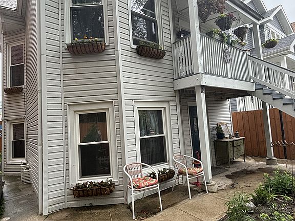 4th image of 4338 N Sacramento Ave #1