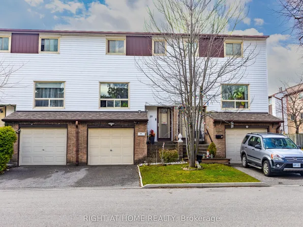 1221 Dundix Rd #56, Mississauga, ON L4Y 3Y9