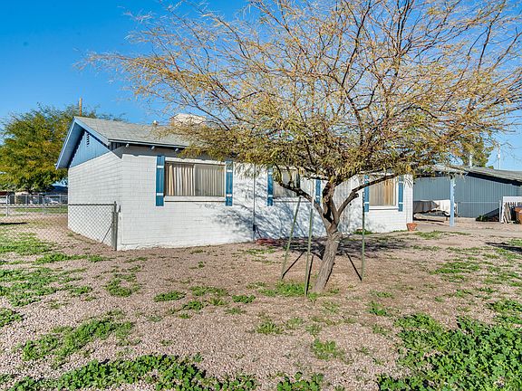 3rd image of 412 W Poston Cir