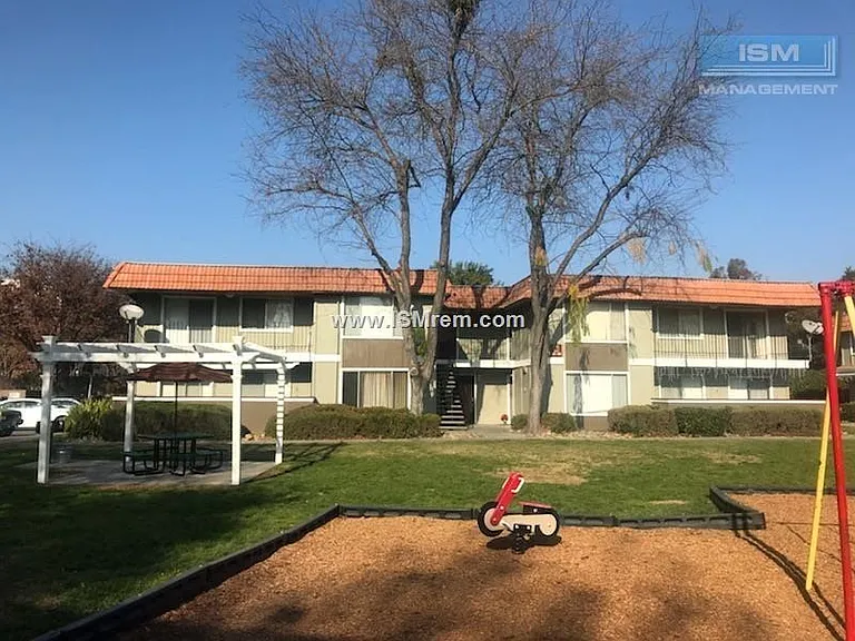Delta Village Apartments — Photo 11