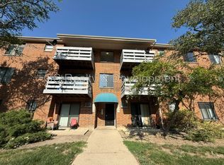 1319 N Winslowe Dr Unit 203, Palatine, IL 60074