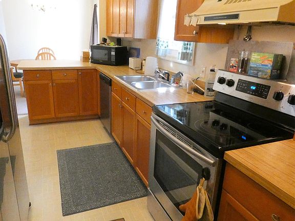 4th image of 11130 Ascot Cir
