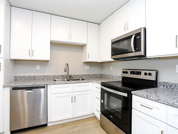 2nd image of 923 E Lemon St #919-101