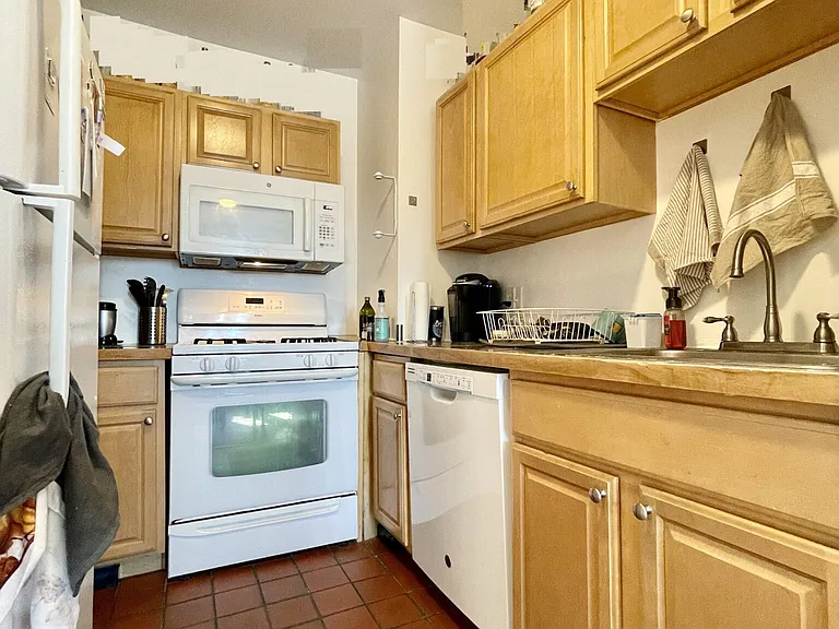 448 Park Dr #10X — Photo 11