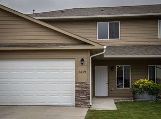1419 W 25th St, Yankton, SD 57078