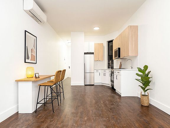 2nd image of 637 Willoughby Ave #1F