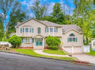 19 Forest Ter, Wayne, NJ 07470