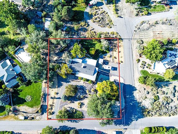 3rd image of 104 N Easter Hill Dr